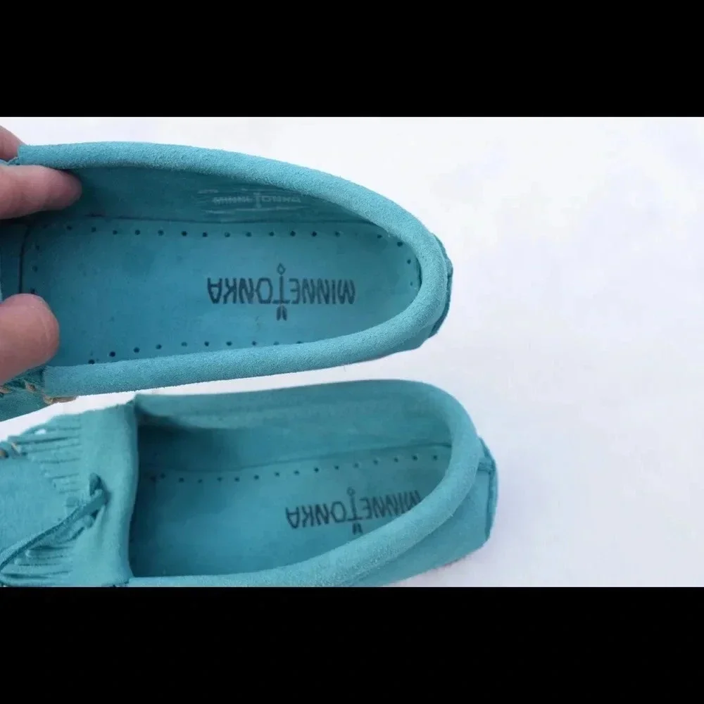 NWOT Minnetonka suede flats